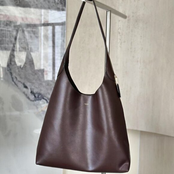 Coach Brooklyn Shoulder Bag 28 – Brass/Maple